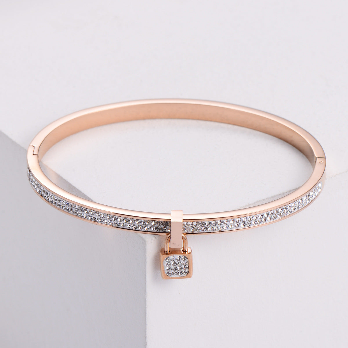 Pulsera de brillantes con candado
