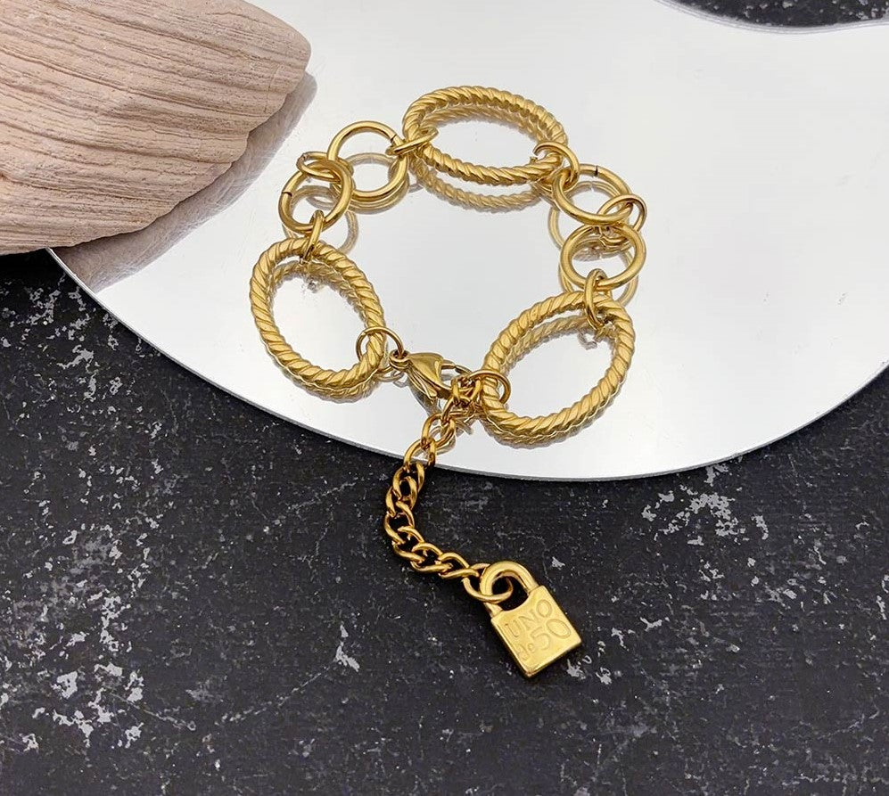 Pulsera dorada, eslavón Ovalado