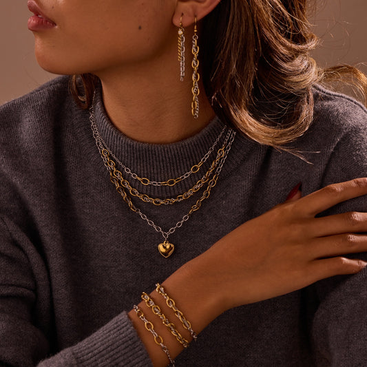 Pantallas Largas Bicolor con Cadenas en Acero Inoxidable – Plata y Dorado