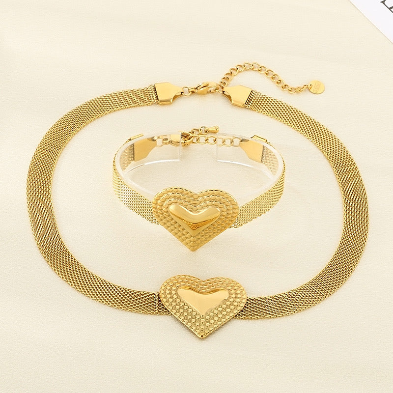 Set Corazón Dorado en Malla – Collar o Pulsera (Se venden por separado)