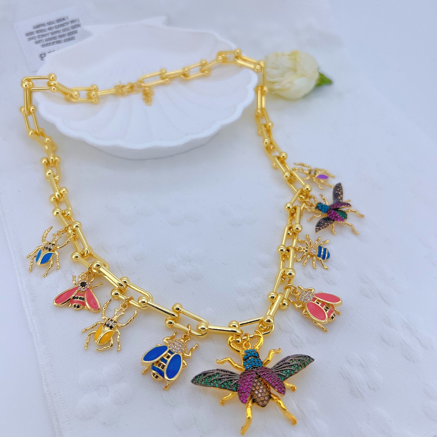Collar Dorado Cucubano (large lighting Bug)
