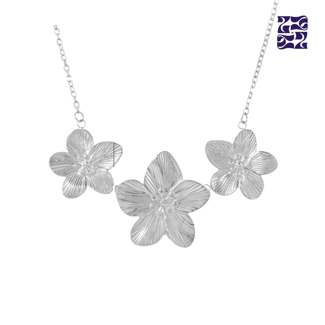 Set Floral de Acero Inoxidable Plata – Collar, Pulsera y Sortija