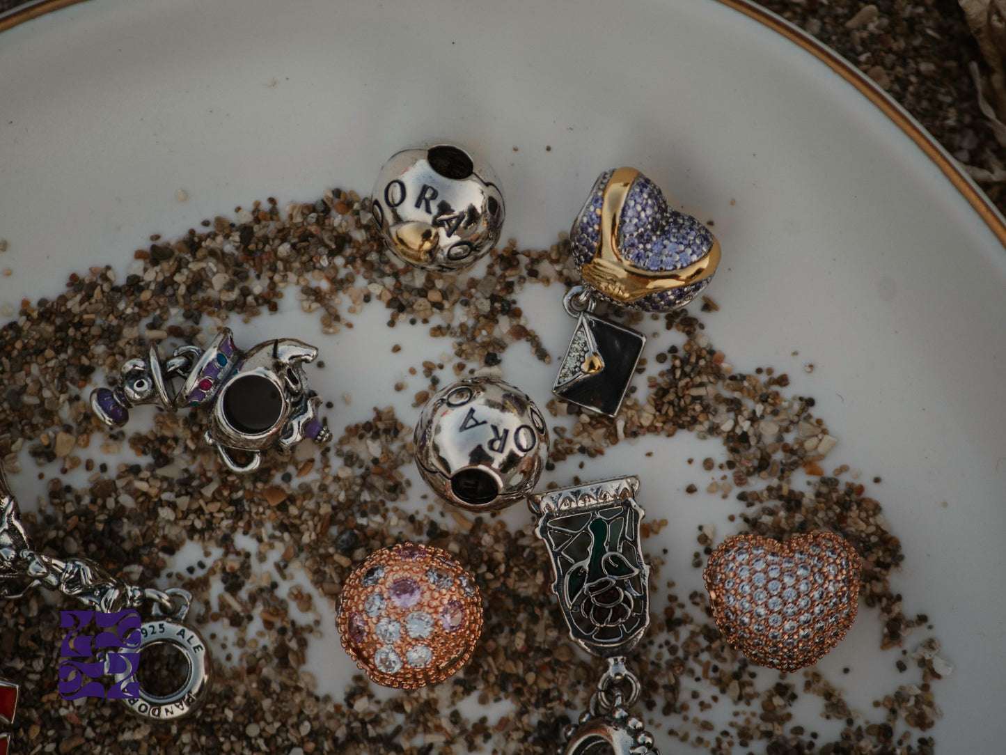 Charm Corazonez con cerraduras