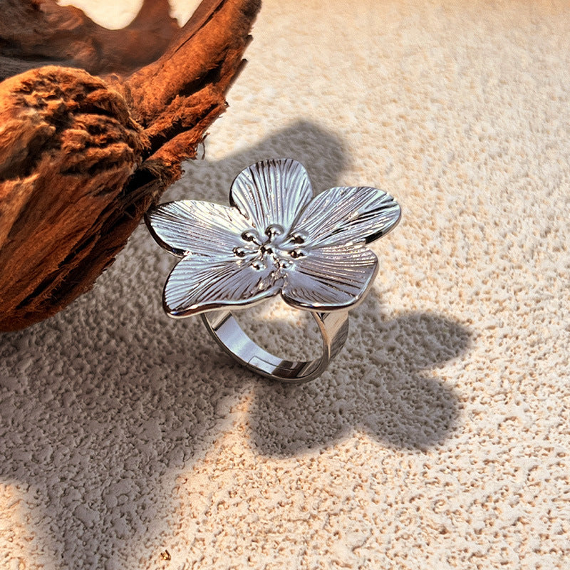 Sortija plata flor grande