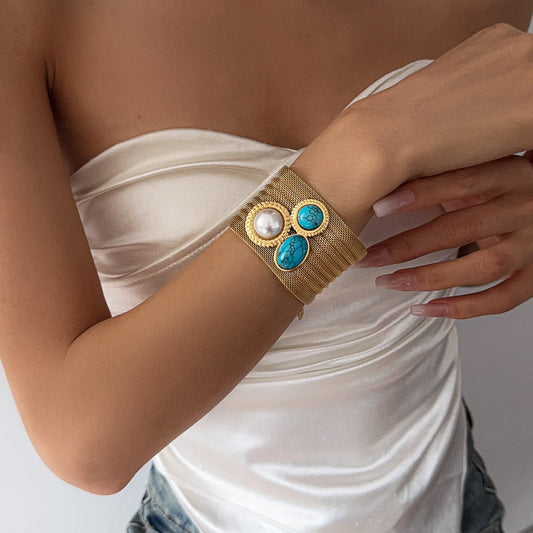 Pulsera de Malla Dorada con Turquesas y Perla Central
