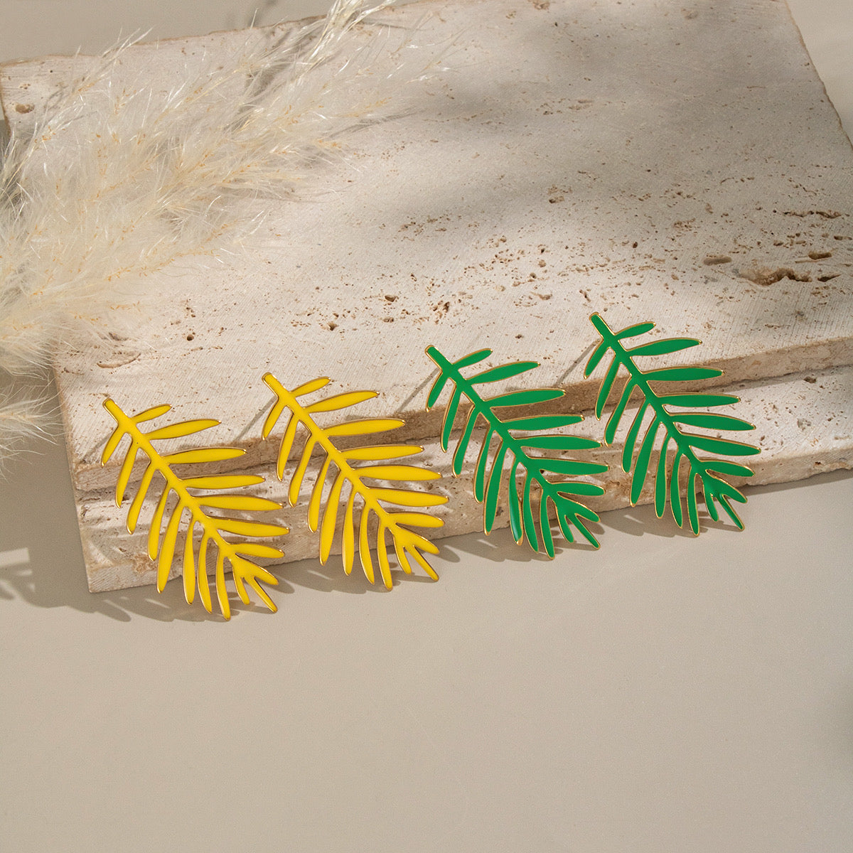 Aretes Hoja Tropical en Acero Inoxidable – Variantes Verde y Amarillo