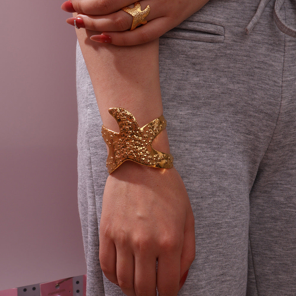 Pulsera Estrella de Mar Dorada Texturizada