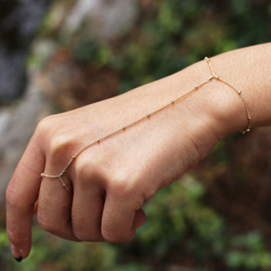 Pulsera dorada de cadena